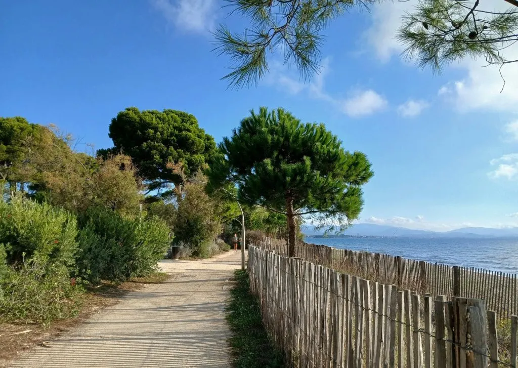 Le littoral de Hyères et la Méditerranée